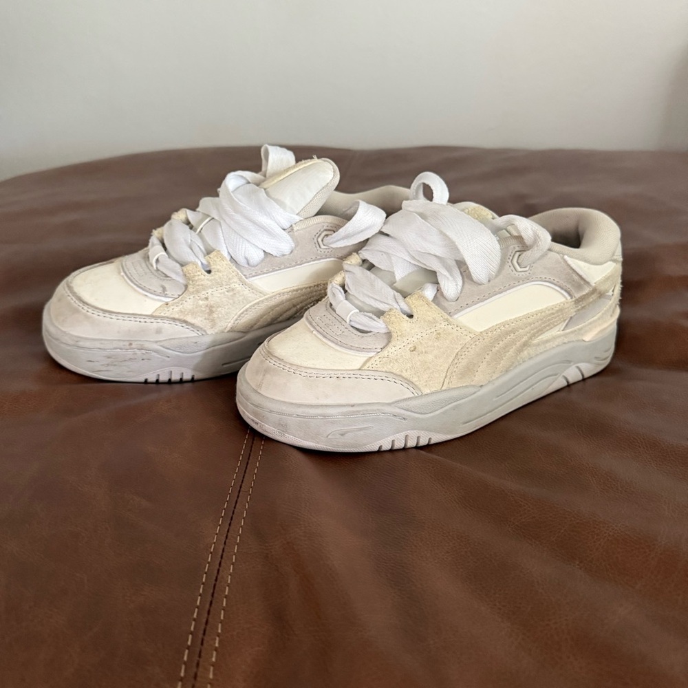 Puma Cream Sneakers Classic Low-Top Design